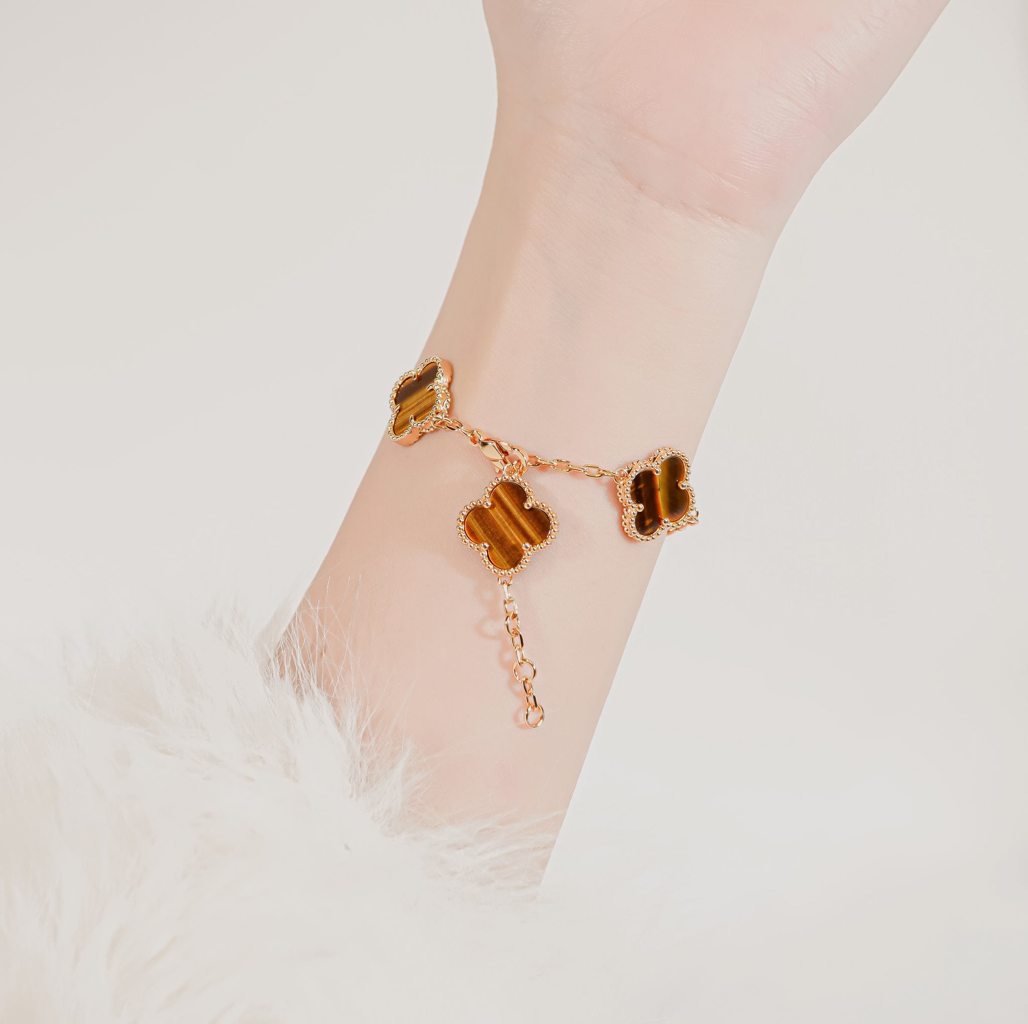 CDE Unisex Flower Clover Bracelet Gold CDE2266BR